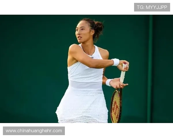 从草地到红土探寻网球运动的魅力与冠军背后的坚持与智慧 从草地到红土探寻网球运动的魅力与冠军背后的坚持与智慧