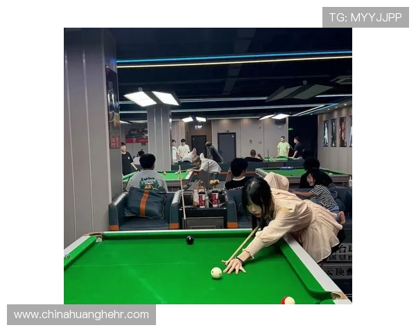 以台球为纽带探索竞技与优雅并存的绅士运动魅力与文化精神 以台球为纽带探索竞技与优雅并存的绅士运动魅力与文化精神