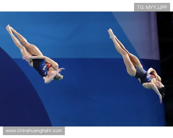 从高空跃入水花之间探索跳水运动的力量美学与心灵挑战