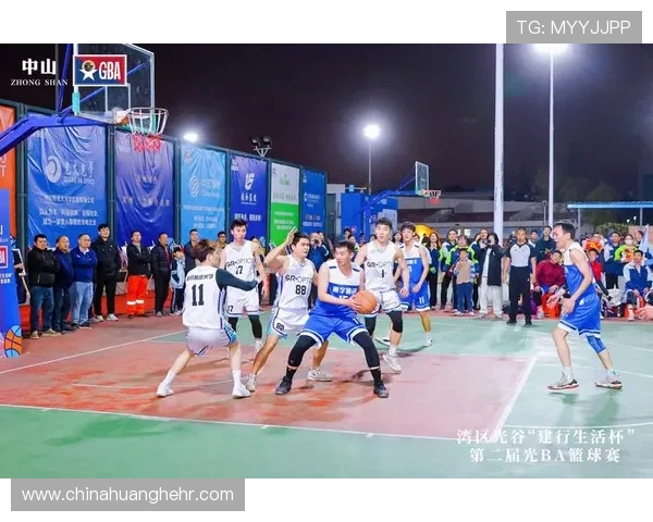 以篮球为纽带探索团队合作与竞技精神的无限可能