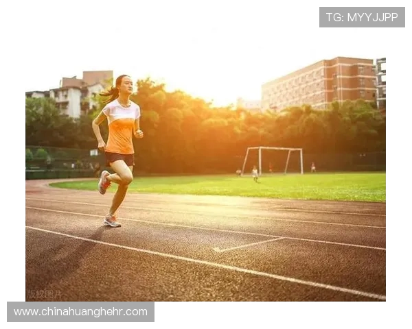 每天坚持健身塑造强健体魄打造健康积极的全新生活方式