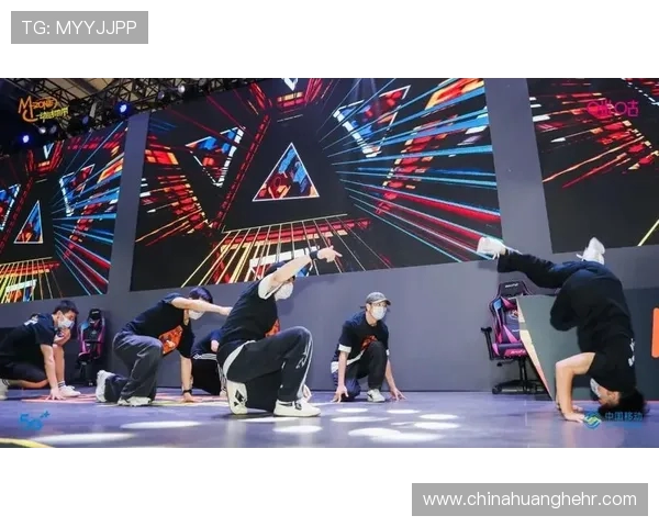 成都街舞队成长之路:从街头热舞到舞台辉煌的纪实故事 成都街舞队成长之路:从街头热舞到舞台辉煌的纪实故事